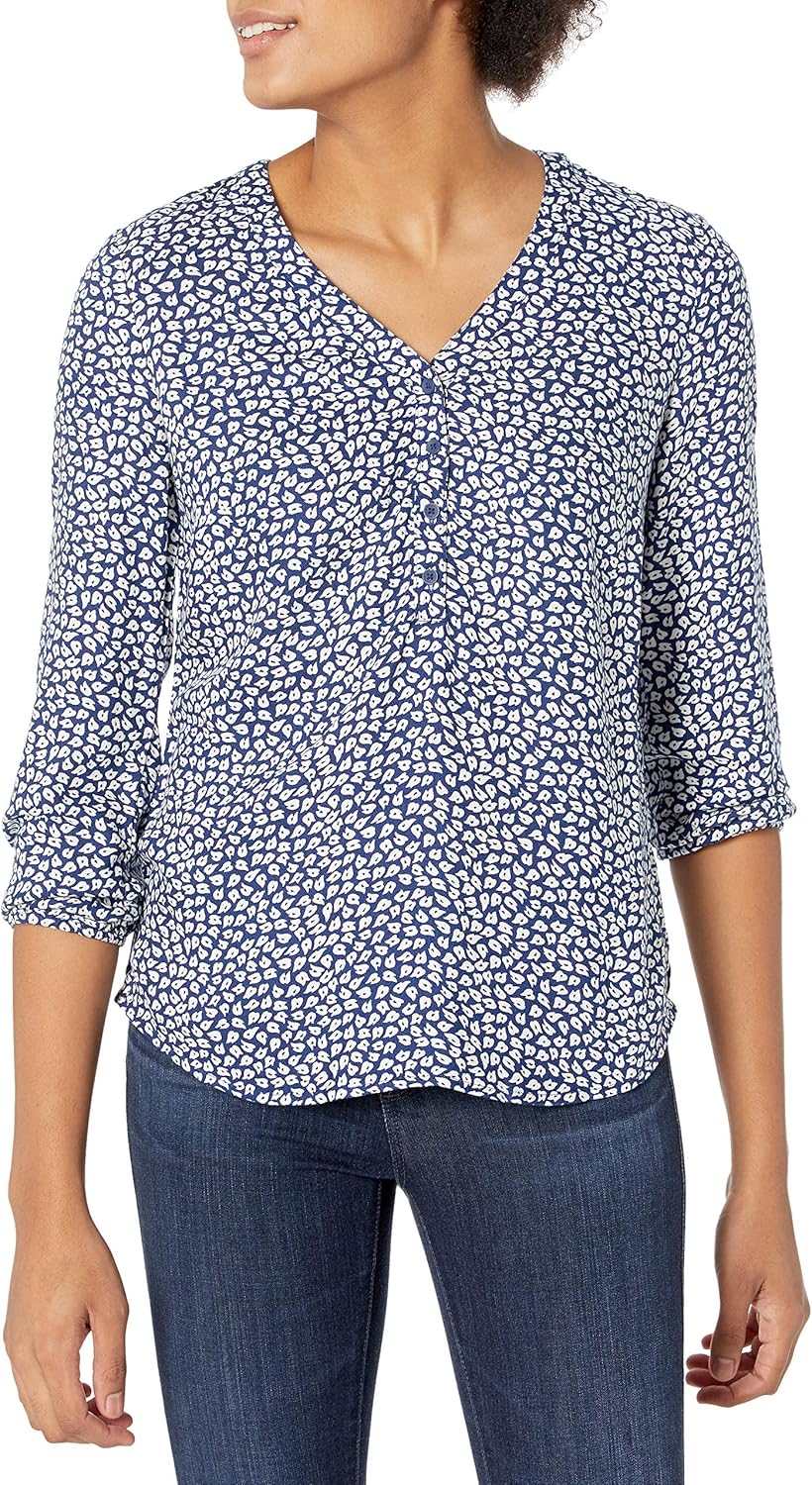 Amazon Essentials Women’s 3/4 Sleeve Button Popover Shirt, Loose-Fit V-Neck Blouse
